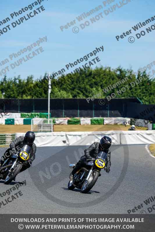 Vintage motorcycle club;eventdigitalimages;mallory park;mallory park trackday photographs;no limits trackdays;peter wileman photography;trackday digital images;trackday photos;vmcc festival 1000 bikes photographs